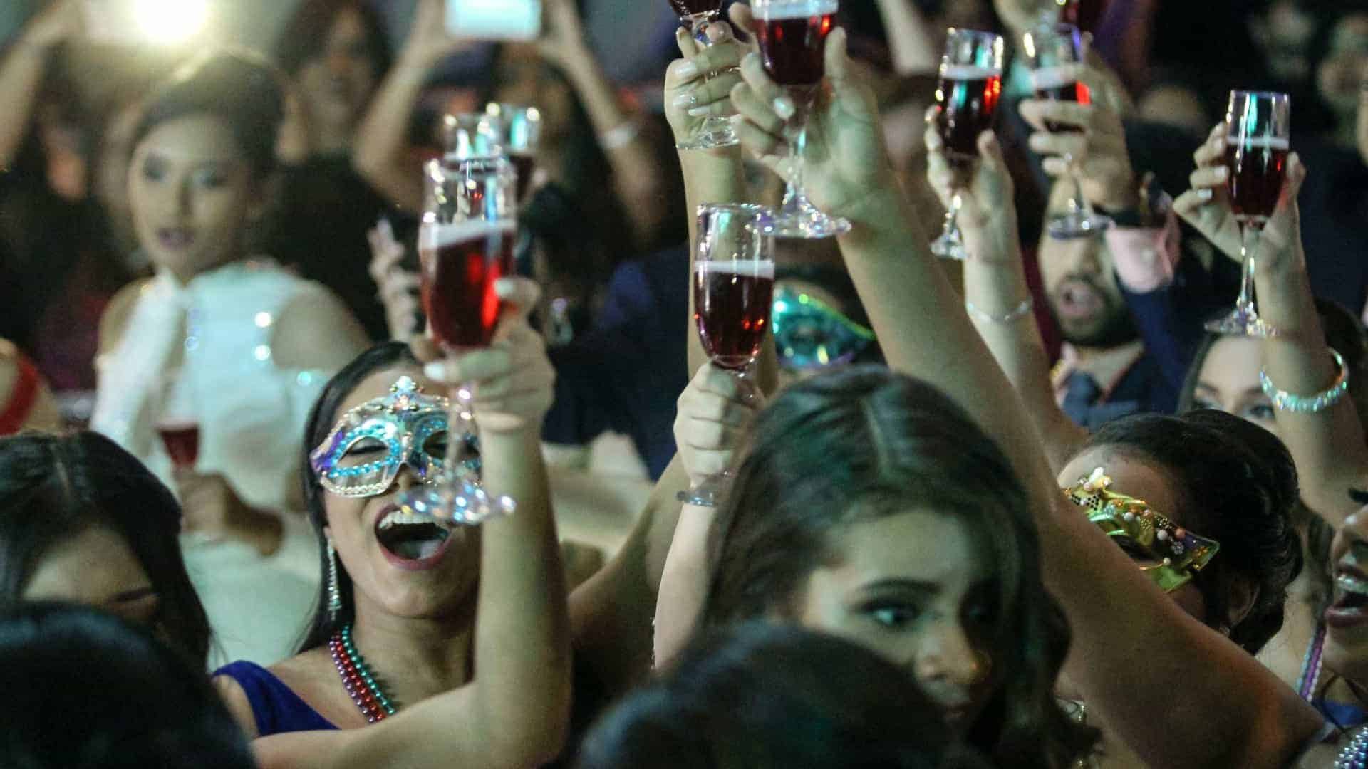 prom (1) party 1